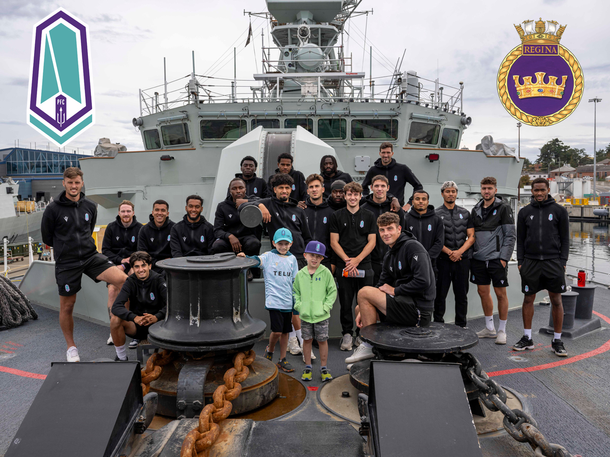 Members of the Pacific Football Club pose for a group photo on HMCS Regina at CFB Esquimalt.
Photos: Sailor 3rd Class Jacob Saunders, MARPAC Imaging Services.